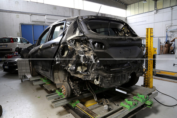 carrozzeria_autoparma_raddrizzatura_scocche